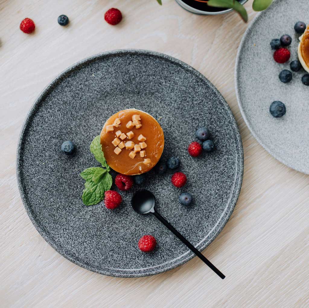 GRANIT No. 4 Flat Plate - Raw or Matte | G. Benedikt Porcelain