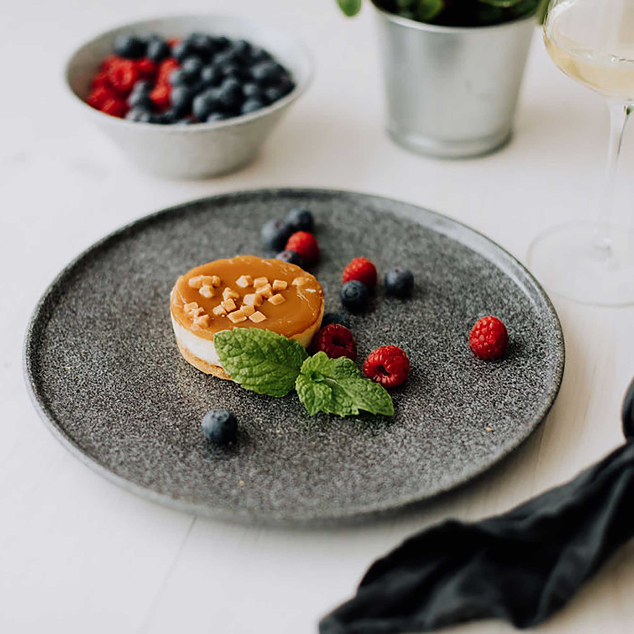 GRANIT No. 4 Flat Plate - Raw or Matte | G. Benedikt Porcelain