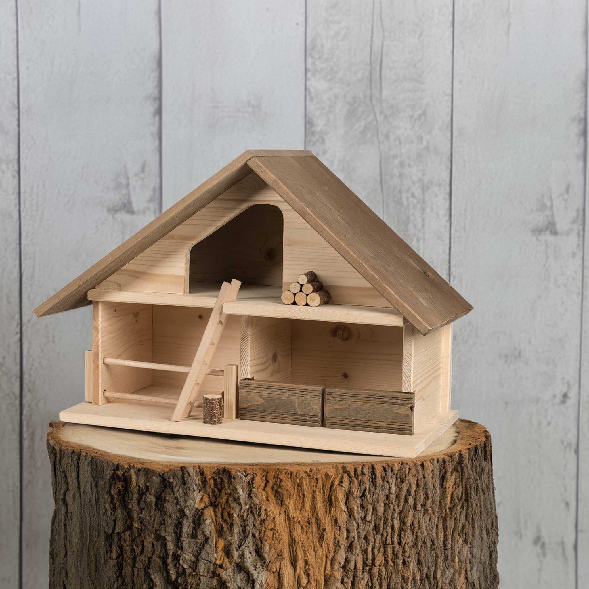 Trauffer Stall 2001 mit braunem Dach – Schweizer Holzstall für Kinder